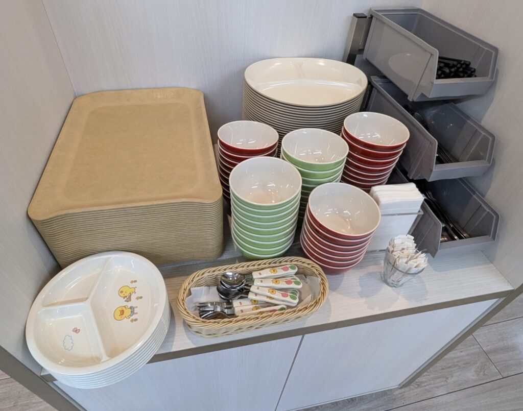 コンフォートイン佐野藤岡　朝食　子供用食器